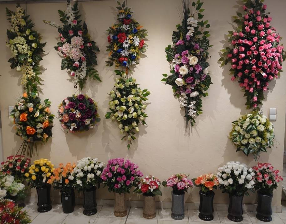 44  Fleurs vases